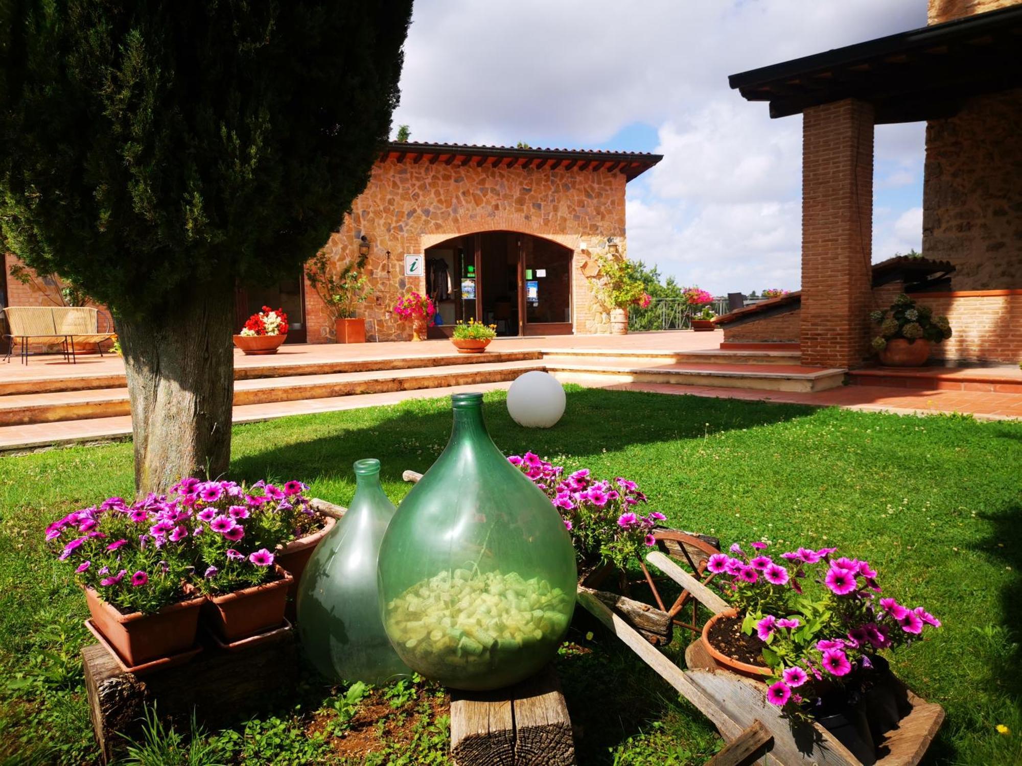 Agriturismo Podere S. Croce Saturnia Exterior foto